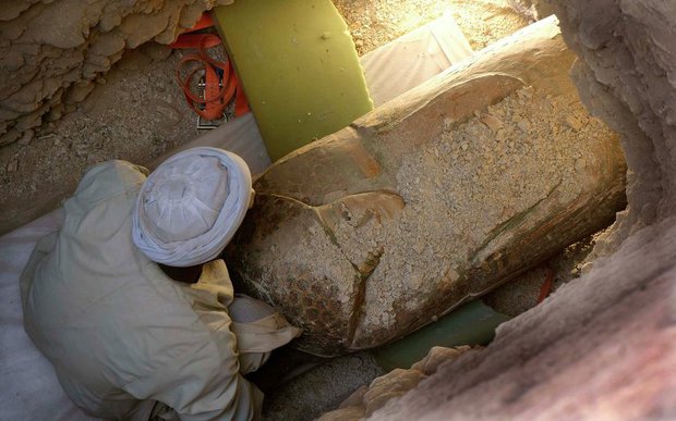 Археологи нашли в Египте саркофаг с мумией возрастом 3,6 тысячи лет