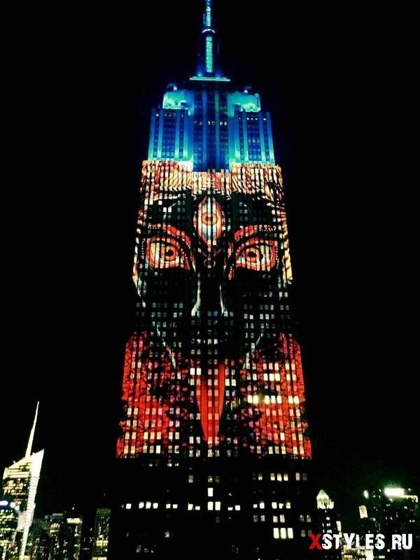 Проекция Сатаны на здании "Empire State Building" в Нью-Йорке.