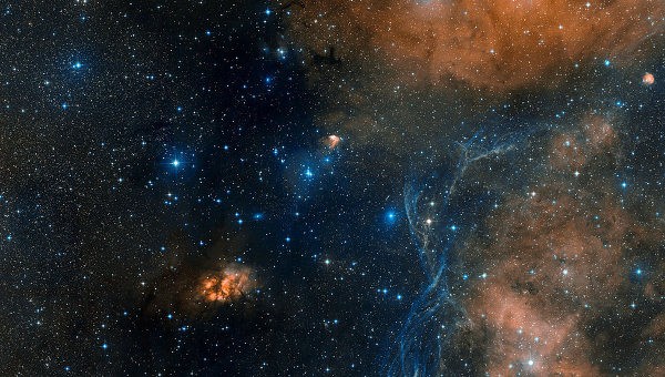 Телескоп VLT получил фото пузырьков космического "шампанского"