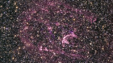 Древние звезды нагрели первичный газ во Вселенной позже, чем считалось